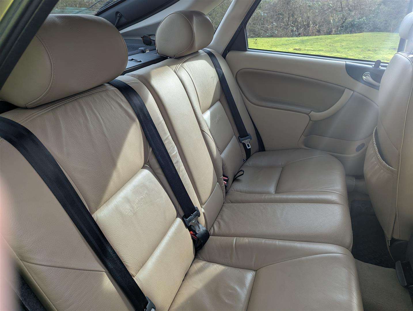 <p>2002 SAAB 9-3</p>