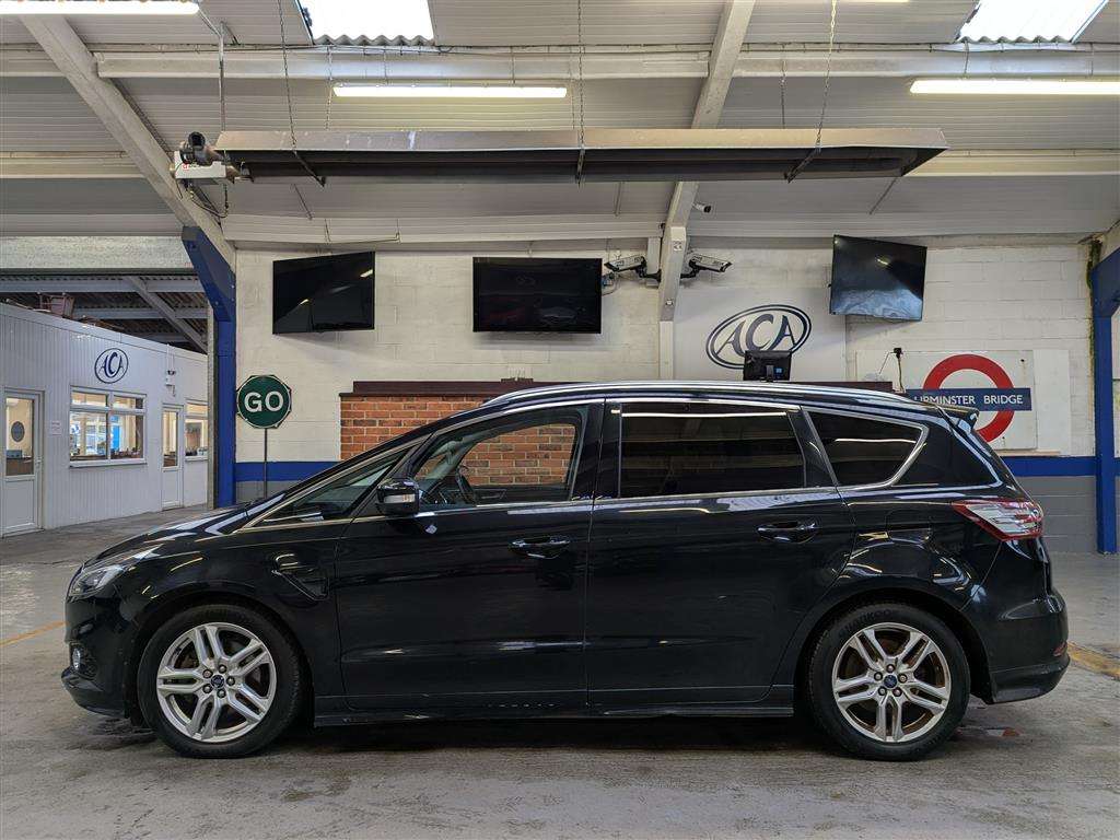 <p>2016 FORD S-MAX TITANIUM SPORT TDCI</p>