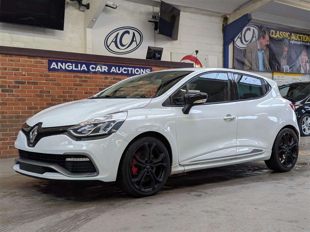 <p>2016 RENAULT CLIO RENAULTSPORT NAV LUX</p>