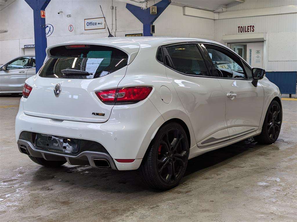 <p>2016 RENAULT CLIO RENAULTSPORT NAV LUX</p>