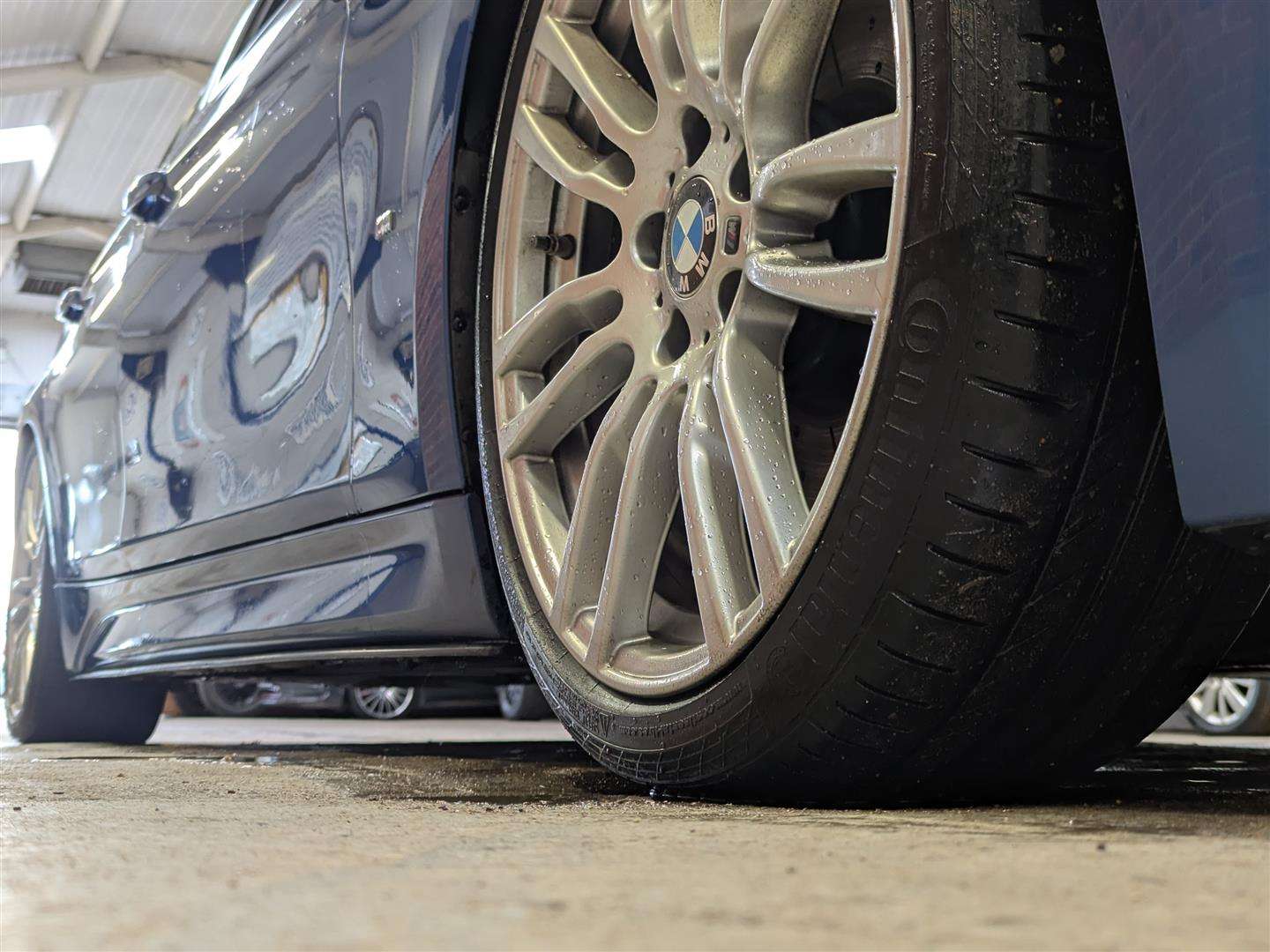 <p>2017 BMW 330E M SPORT AUTO</p>