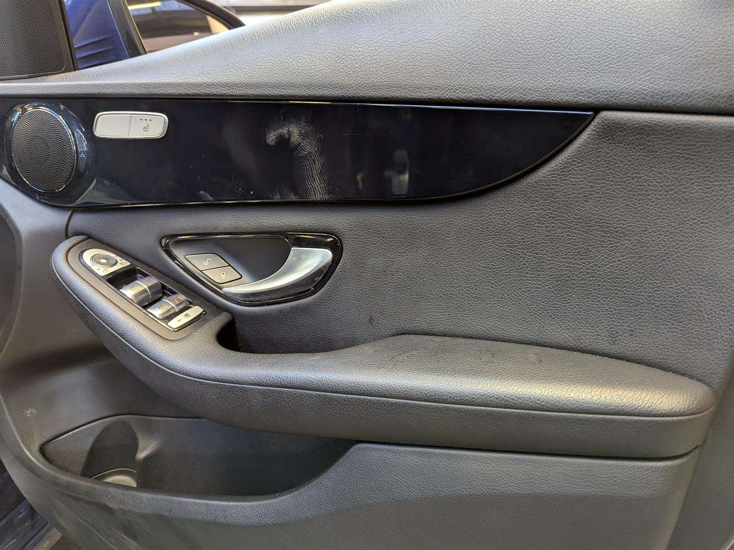 <p>2018 MERCEDES-BENZ C 220 SE EXECUTIVE EDITIO</p>