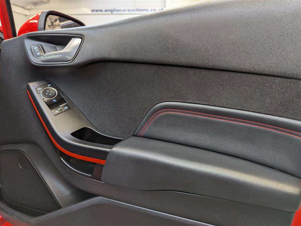 <p>2019 FORD FIESTA ST-LINE X TURBO</p>