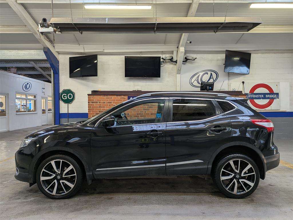 <p>2014 NISSAN QASHQAI PREMIER DCI 4X4</p>