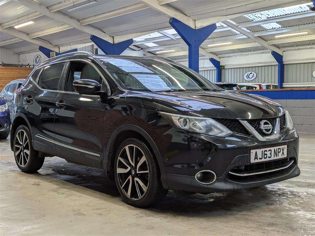 <p>2014 NISSAN QASHQAI PREMIER DCI 4X4</p>