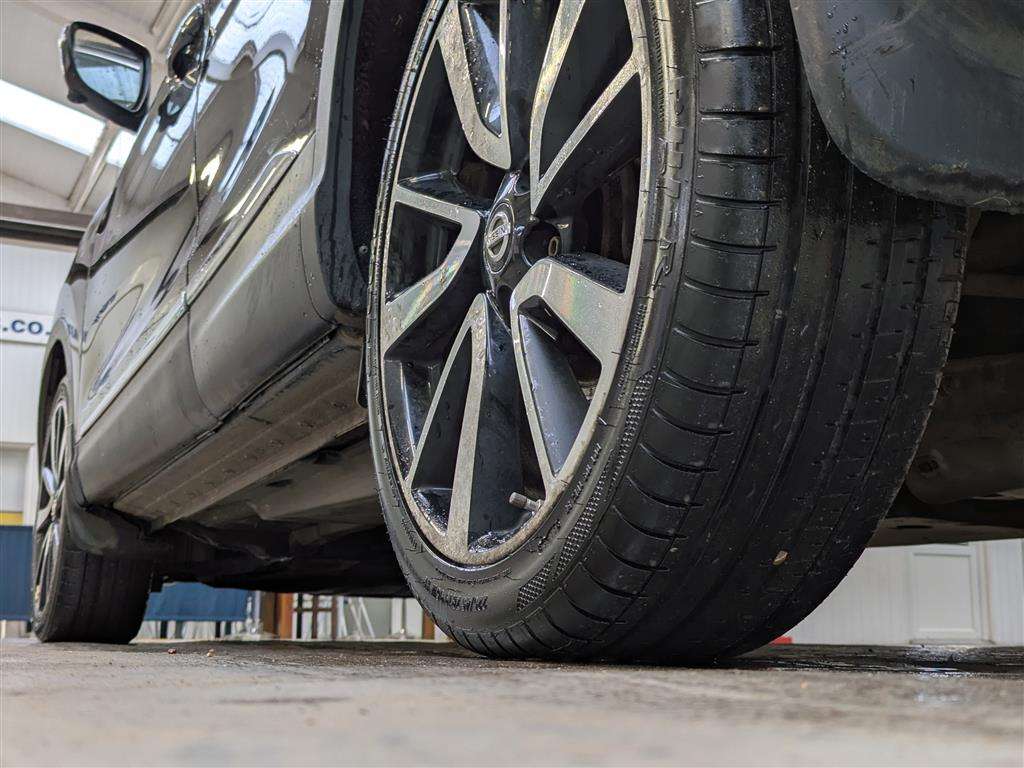 <p>2014 NISSAN QASHQAI PREMIER DCI 4X4</p>