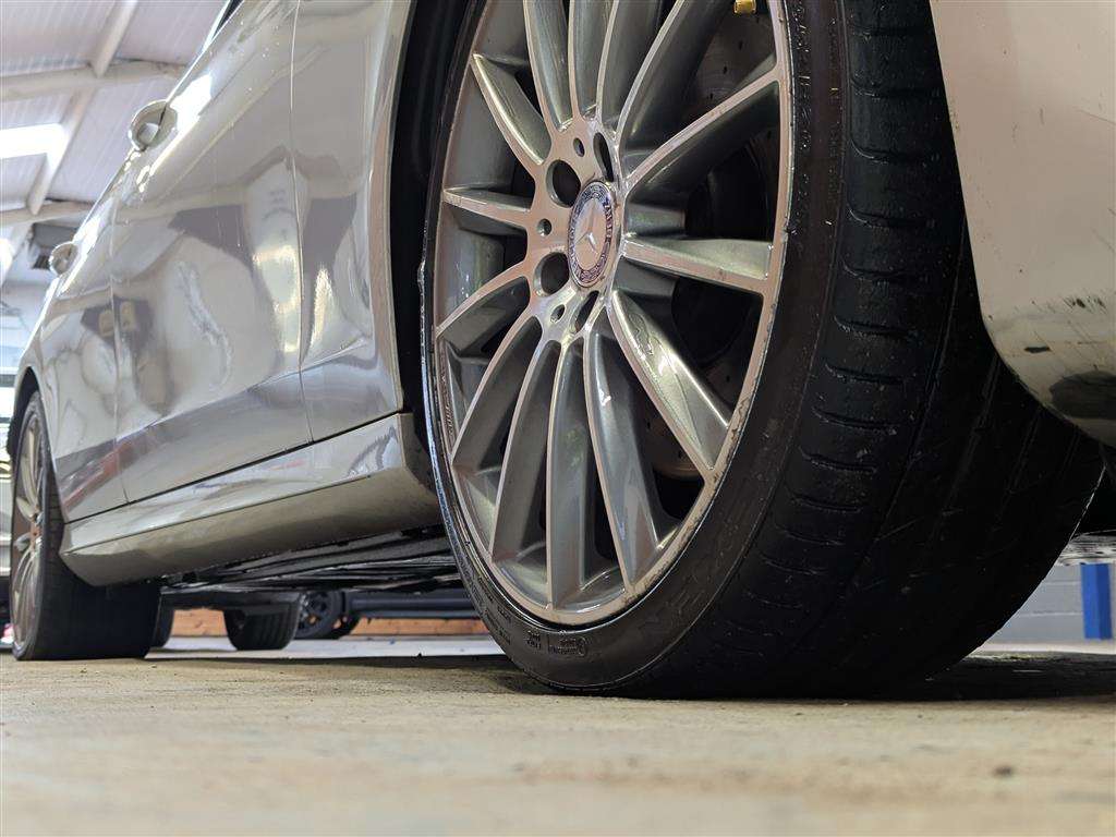 <p>2016 MERCEDES-BENZ E 220 D AMG LINE AUTO</p>