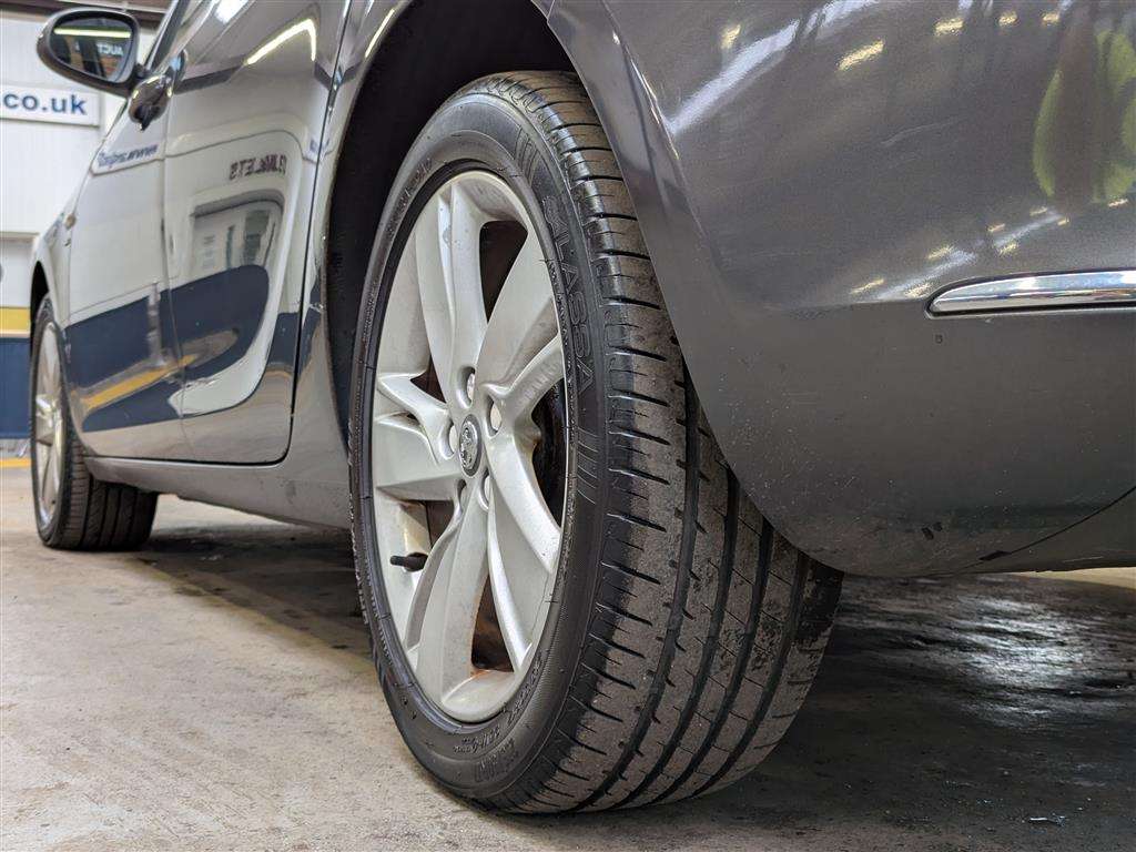 <p>2013 VAUXHALL ASTRA SRI</p>