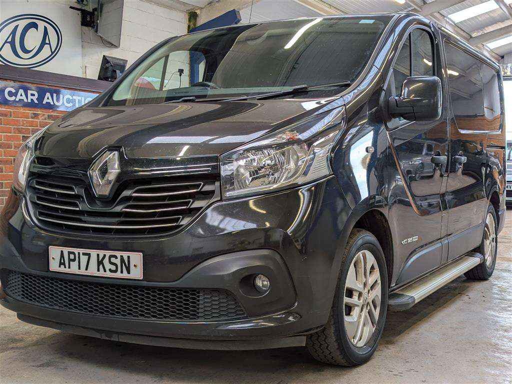 <p>2017 RENAULT TRAFIC SL27 SPORT NAV ENG</p>