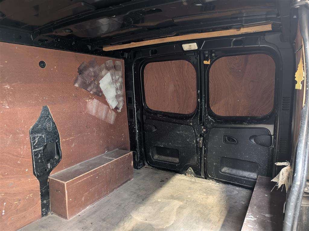 <p>2017 RENAULT TRAFIC SL27 SPORT NAV ENG</p>