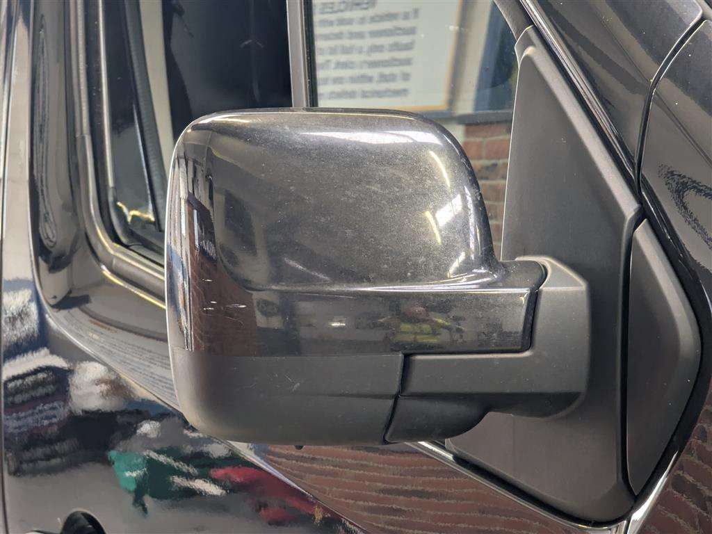 <p>2017 RENAULT TRAFIC SL27 SPORT NAV ENG</p>