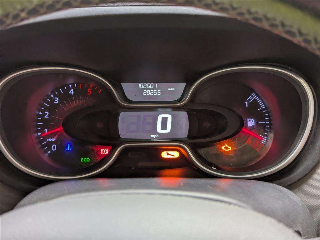 <p>2017 RENAULT TRAFIC SL27 SPORT NAV ENG</p>