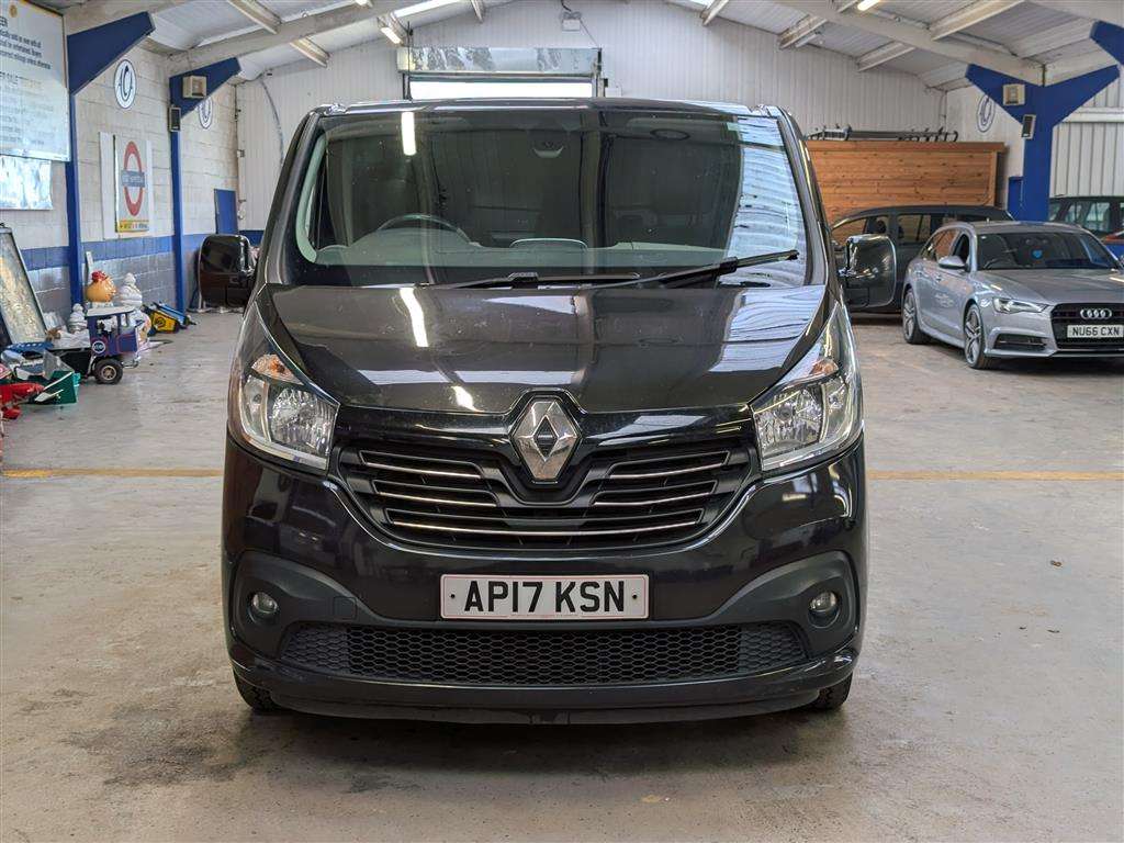 <p>2017 RENAULT TRAFIC SL27 SPORT NAV ENG</p>