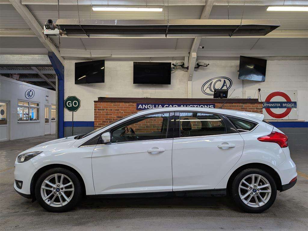 <p>2016 FORD FOCUS ZETEC</p>