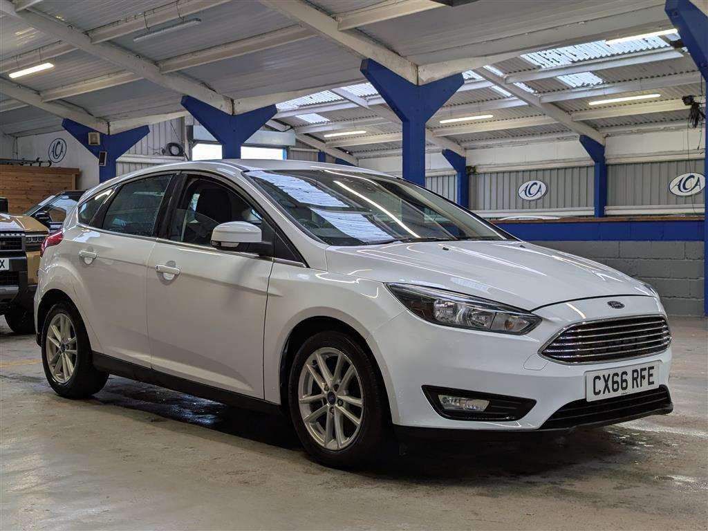 <p>2016 FORD FOCUS ZETEC</p>
