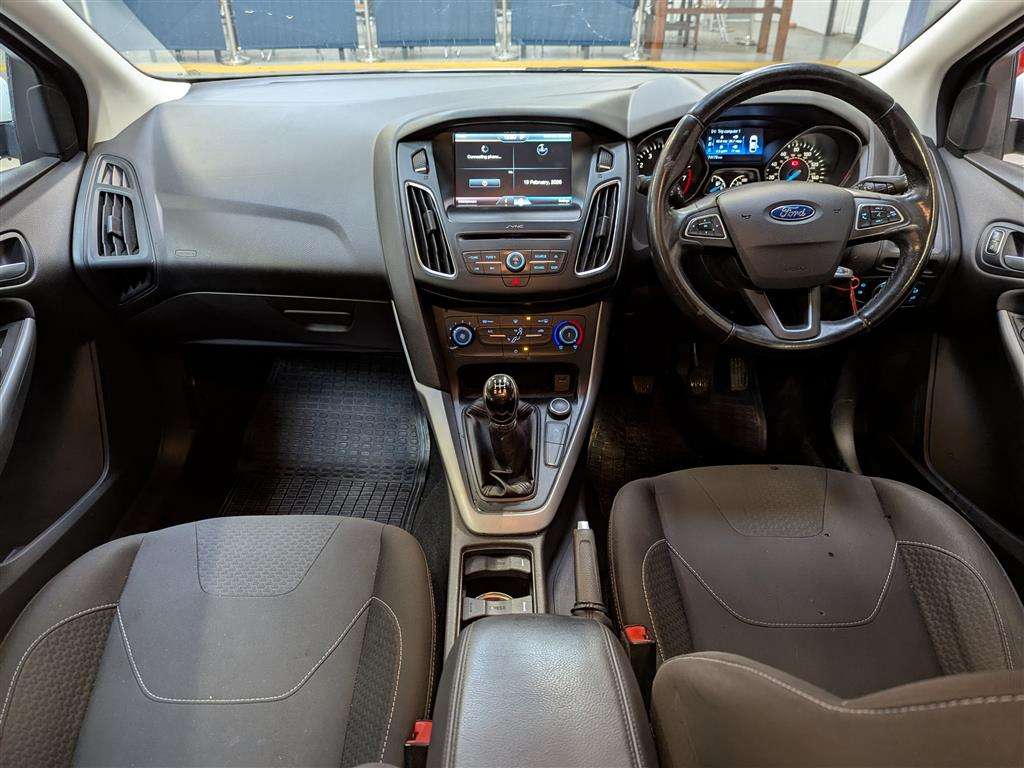 <p>2016 FORD FOCUS ZETEC</p>
