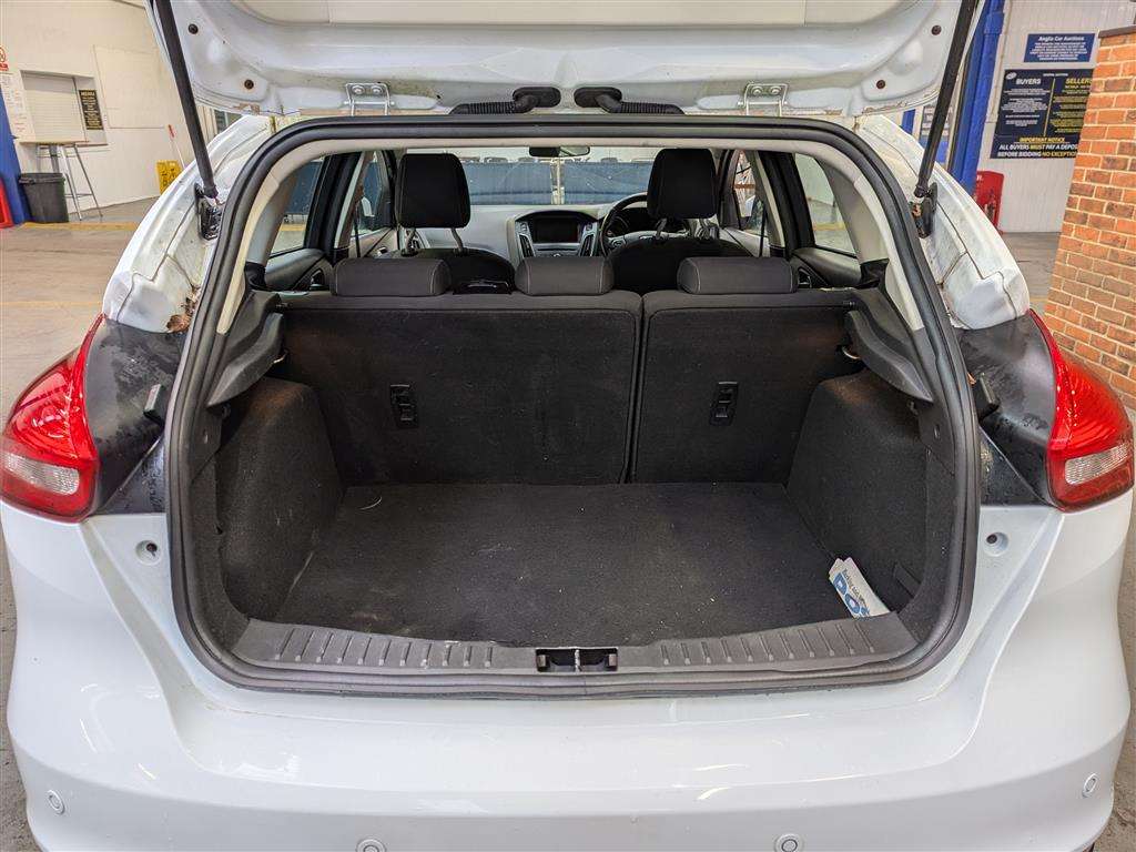 <p>2016 FORD FOCUS ZETEC</p>