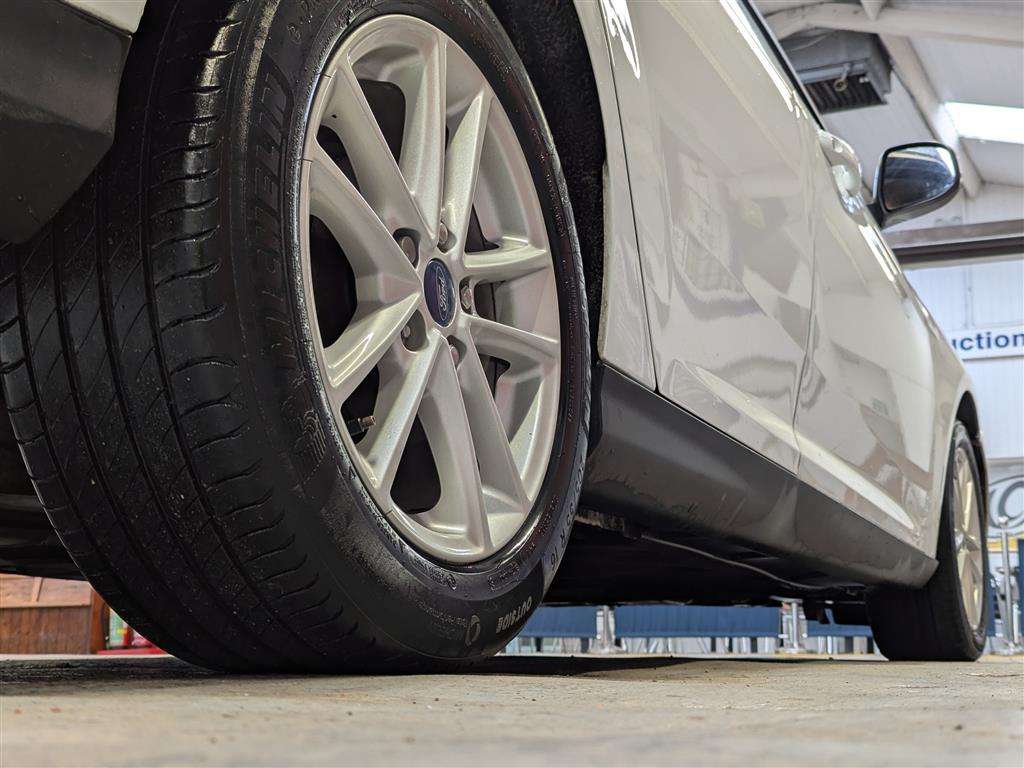 <p>2016 FORD FOCUS ZETEC</p>