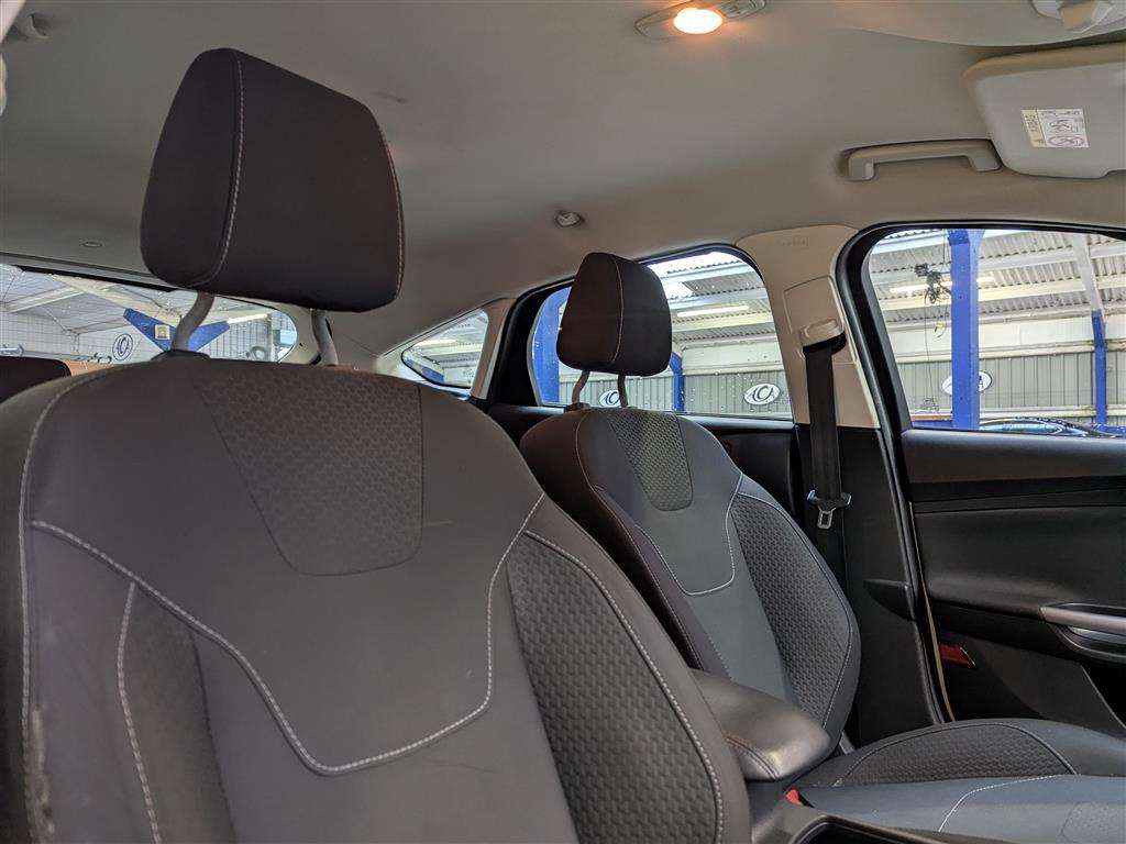 <p>2016 FORD FOCUS ZETEC</p>