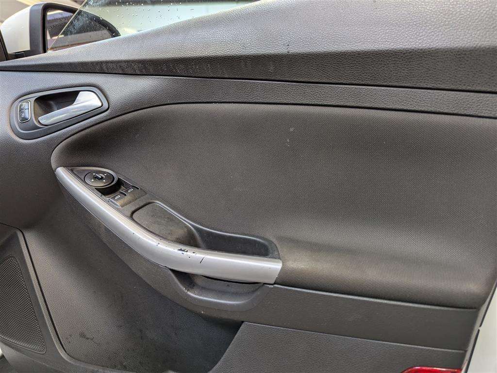 <p>2016 FORD FOCUS ZETEC</p>