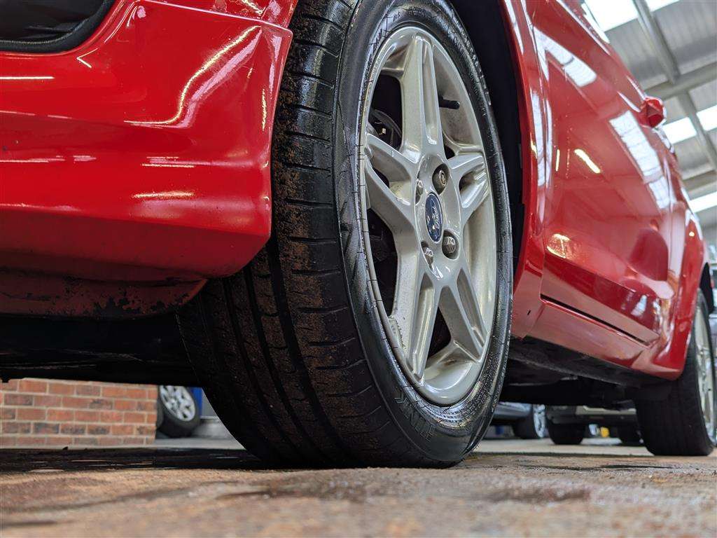 <p>2013 FORD FIESTA ZETEC</p>