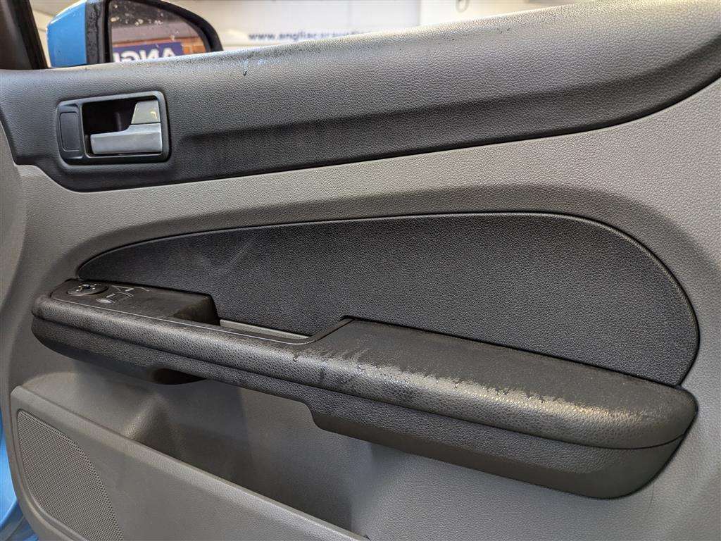 <p>2009 FORD FOCUS STYLE TD 115</p>