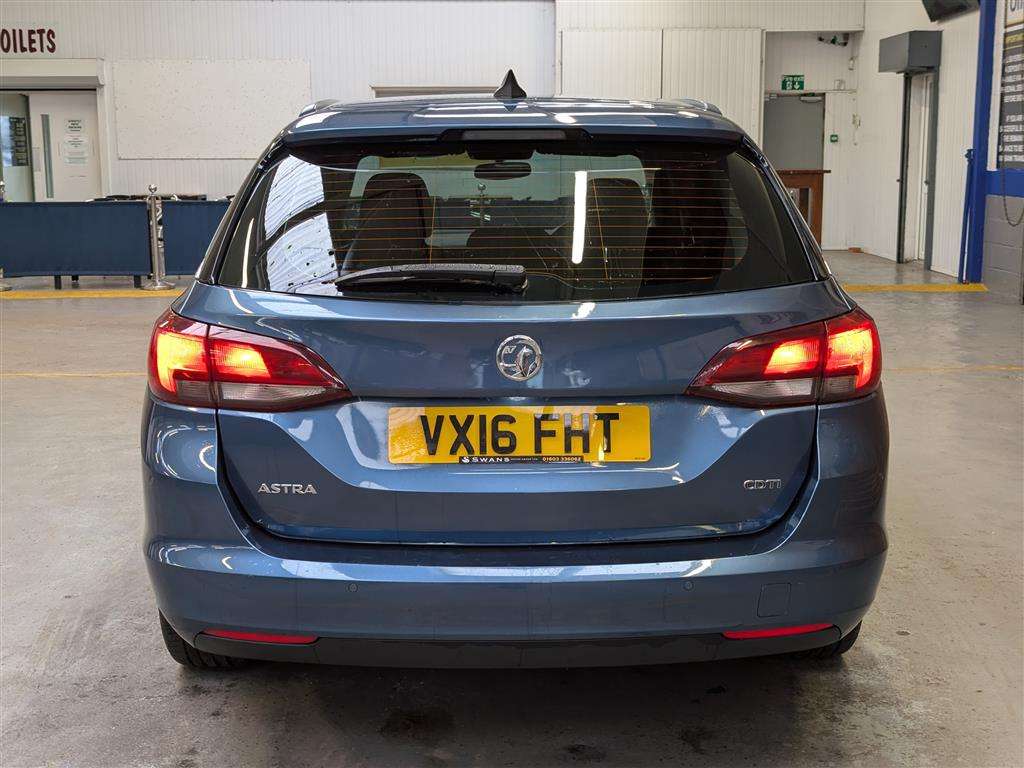 <p>2016 VAUXHALL ASTRA TECH LINE CDTI S/S</p>
