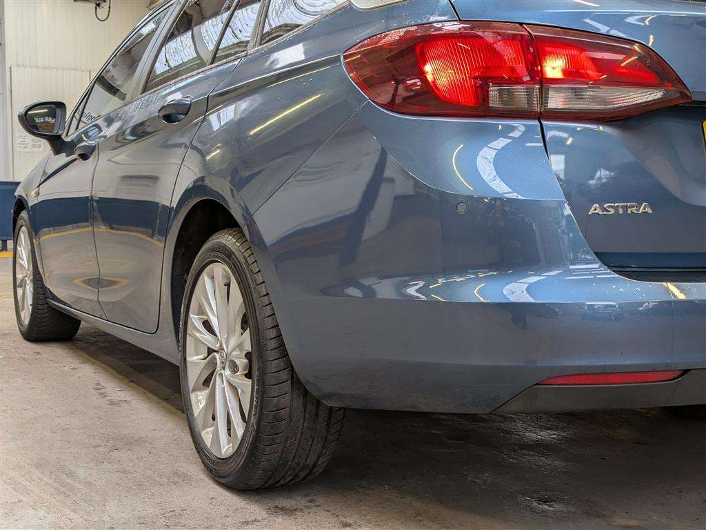 <p>2016 VAUXHALL ASTRA TECH LINE CDTI S/S</p>