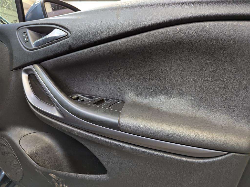 <p>2016 VAUXHALL ASTRA TECH LINE CDTI S/S</p>