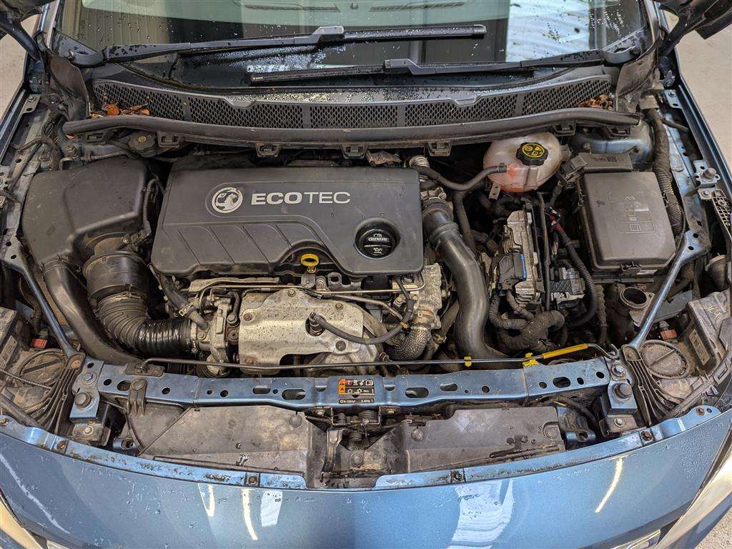 <p>2016 VAUXHALL ASTRA TECH LINE CDTI S/S</p>