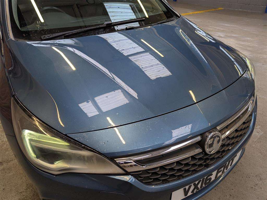 <p>2016 VAUXHALL ASTRA TECH LINE CDTI S/S</p>