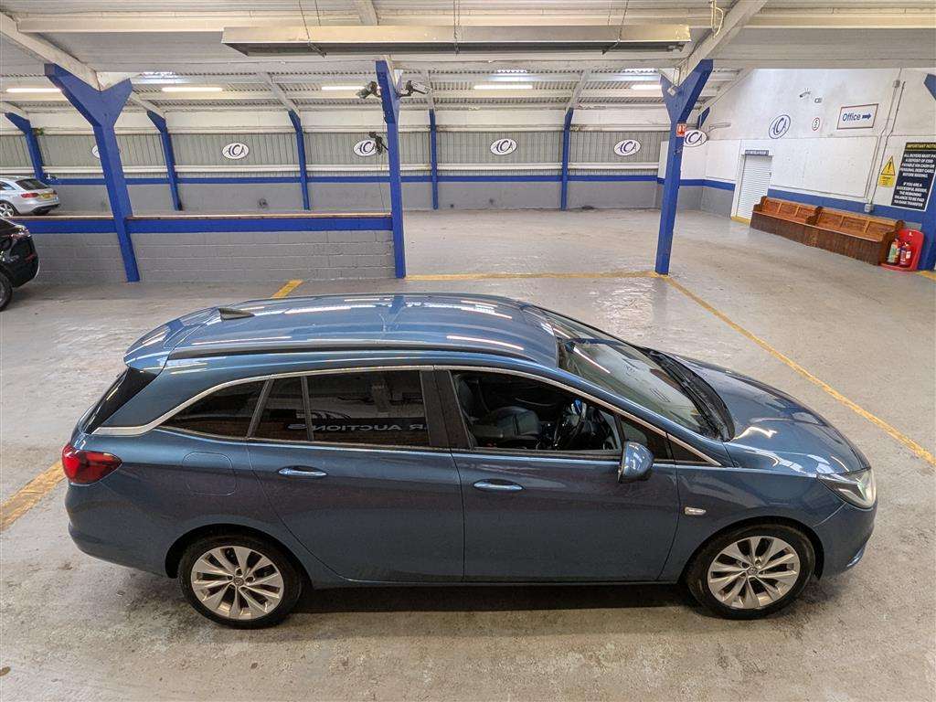 <p>2016 VAUXHALL ASTRA TECH LINE CDTI S/S</p>