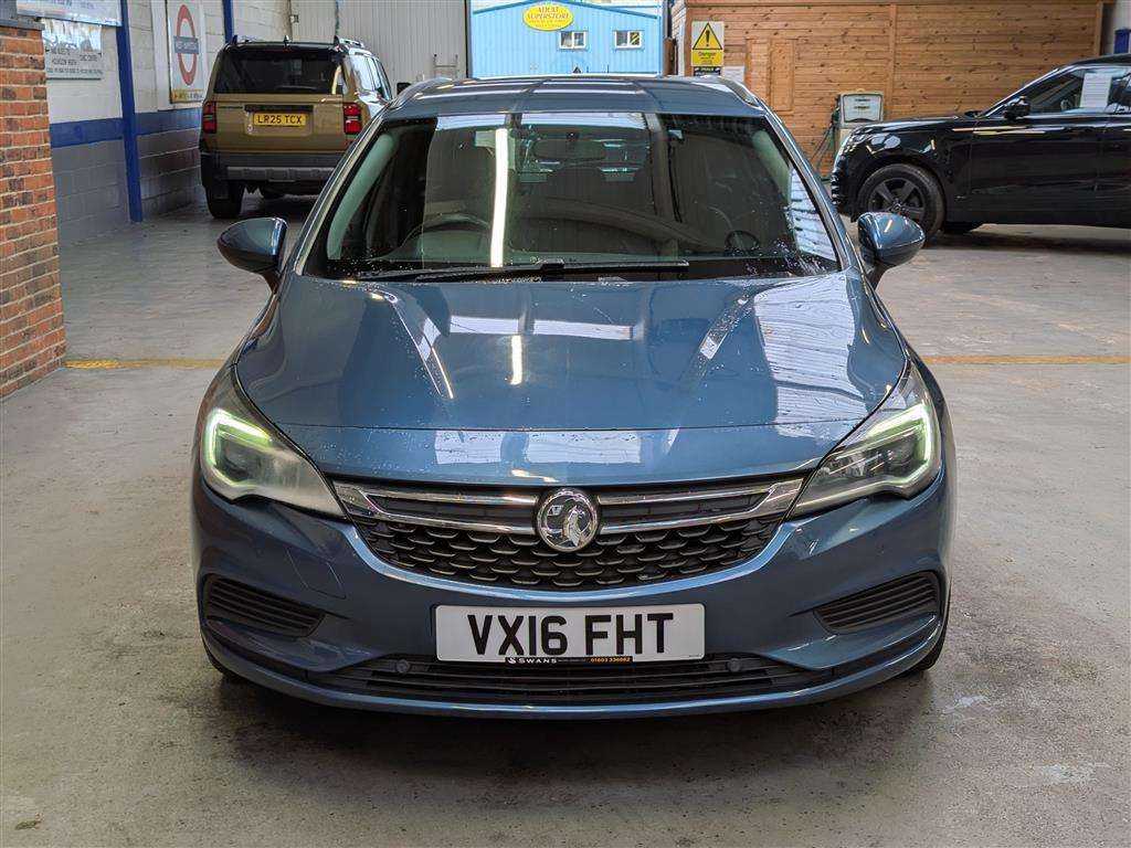 <p>2016 VAUXHALL ASTRA TECH LINE CDTI S/S</p>