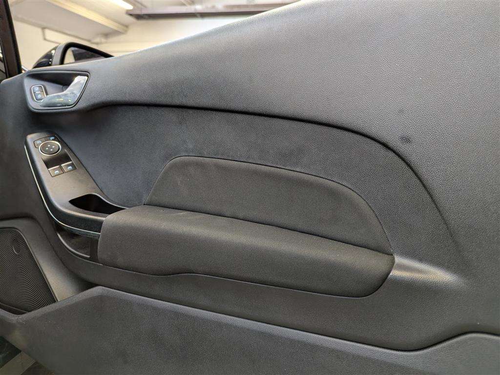 <p>2018 FORD FIESTA ST-LINE TURBO</p>