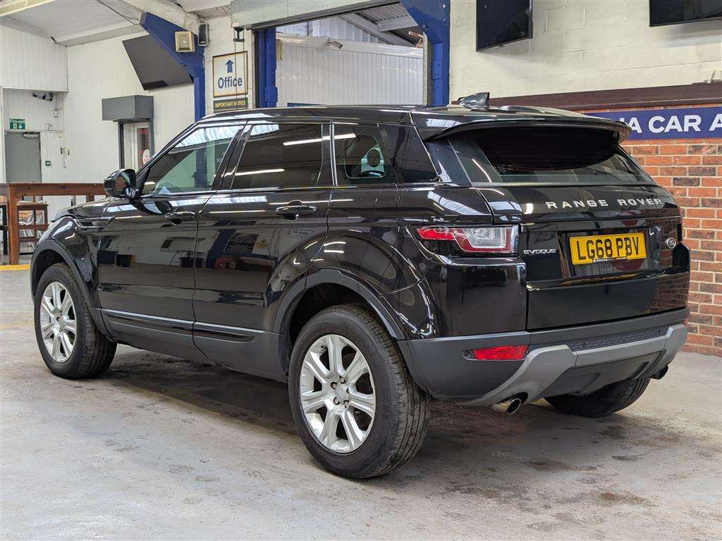 <p>2018 LAND ROVER RANGE ROVER EVOQUE SE TEC</p>