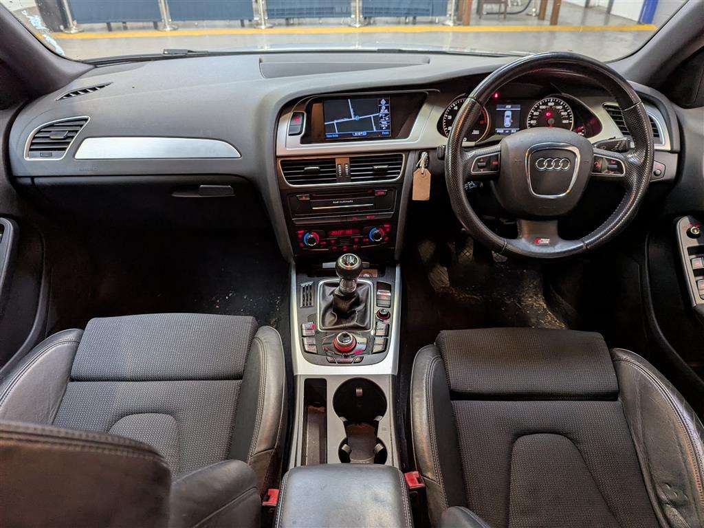 <p>2010 AUDI A4 S LINE TFSI AVANT</p>