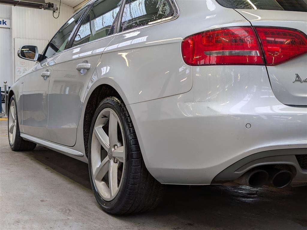 <p>2010 AUDI A4 S LINE TFSI AVANT</p>