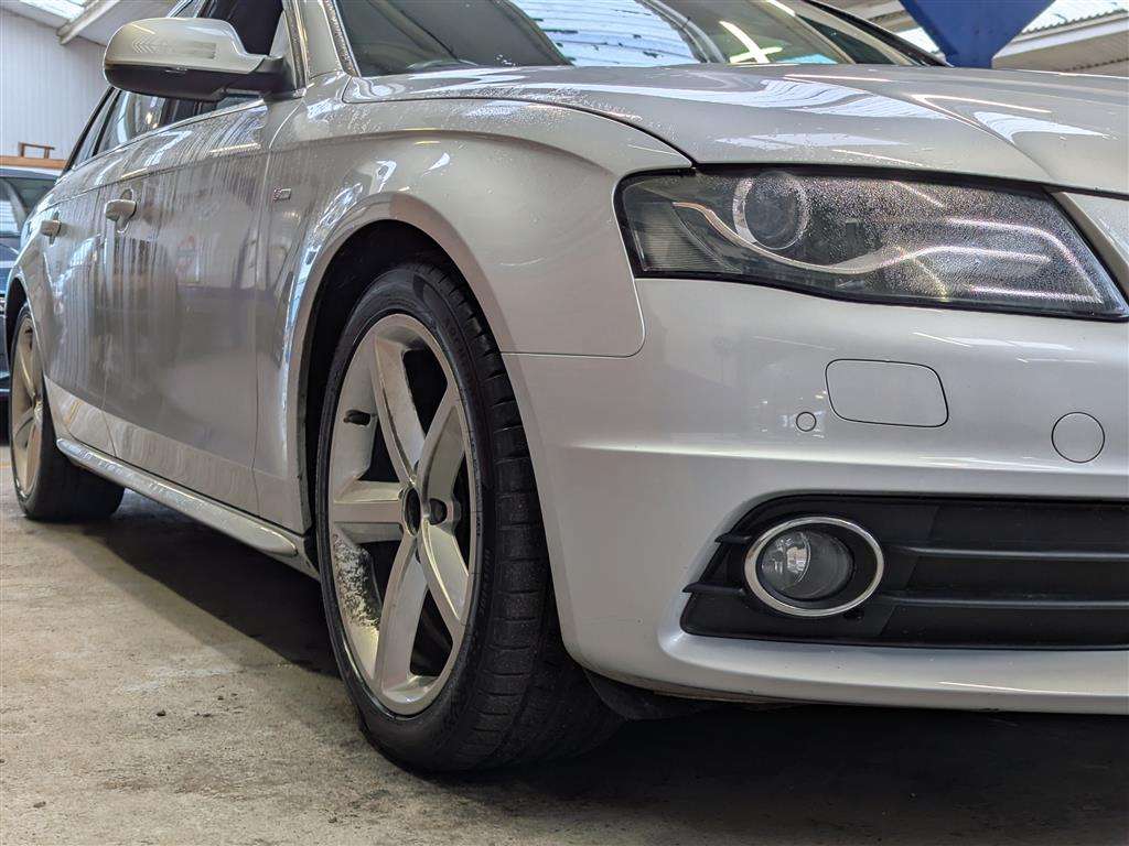 <p>2010 AUDI A4 S LINE TFSI AVANT</p>
