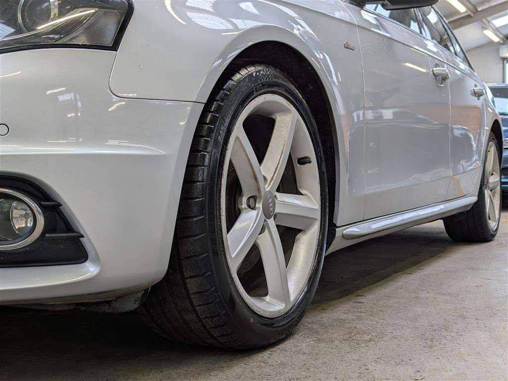 <p>2010 AUDI A4 S LINE TFSI AVANT</p>