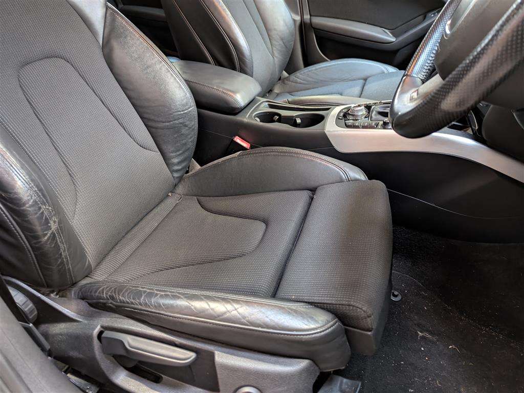 <p>2010 AUDI A4 S LINE TFSI AVANT</p>