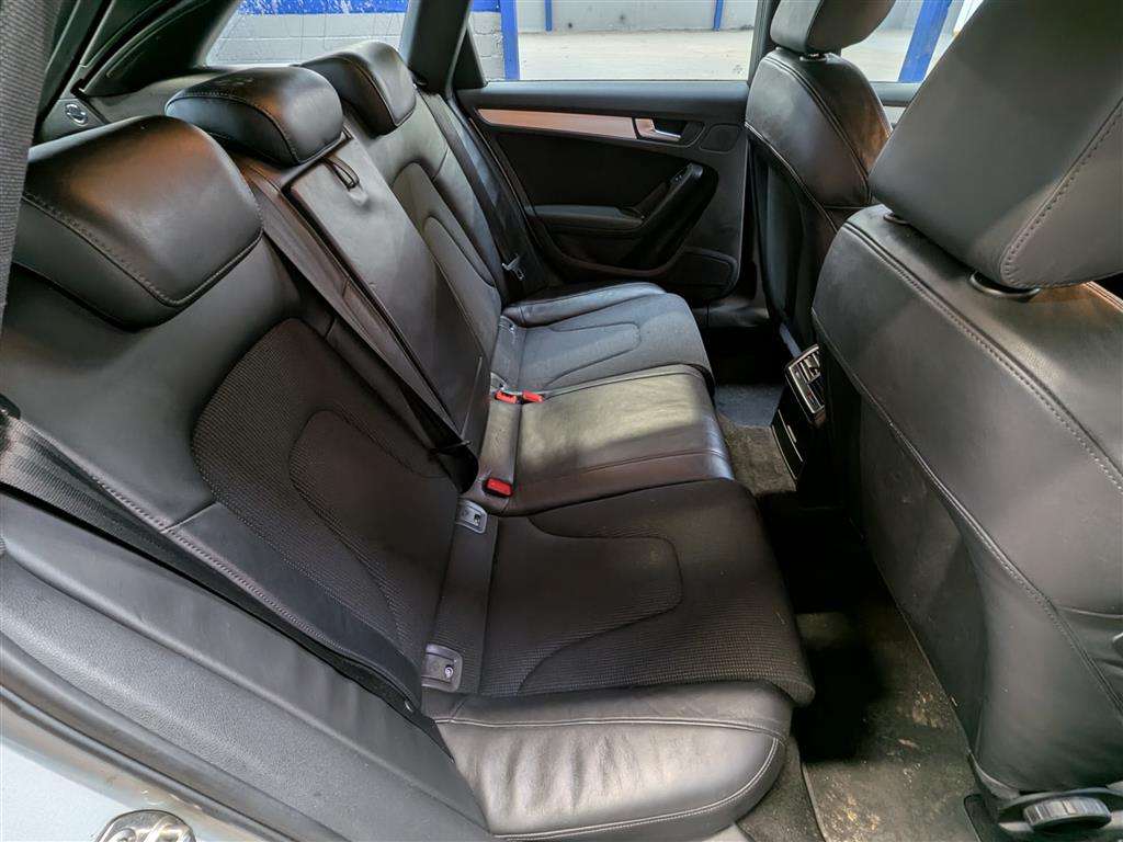 <p>2010 AUDI A4 S LINE TFSI AVANT</p>