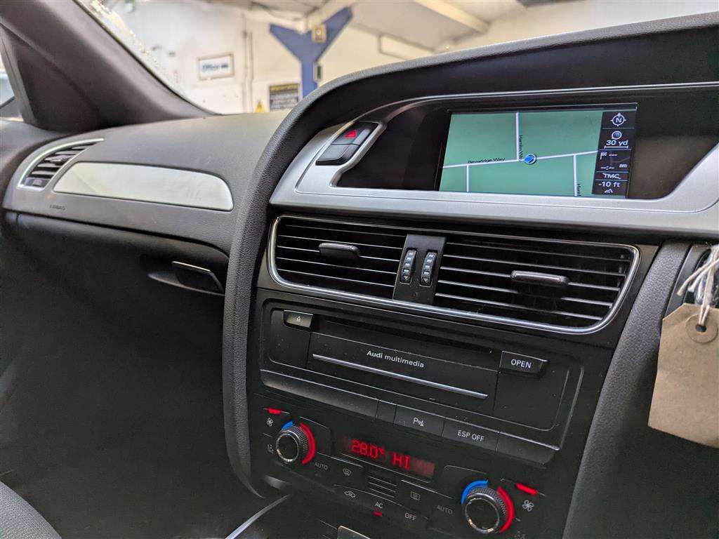 <p>2010 AUDI A4 S LINE TFSI AVANT</p>