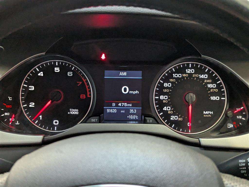 <p>2010 AUDI A4 S LINE TFSI AVANT</p>