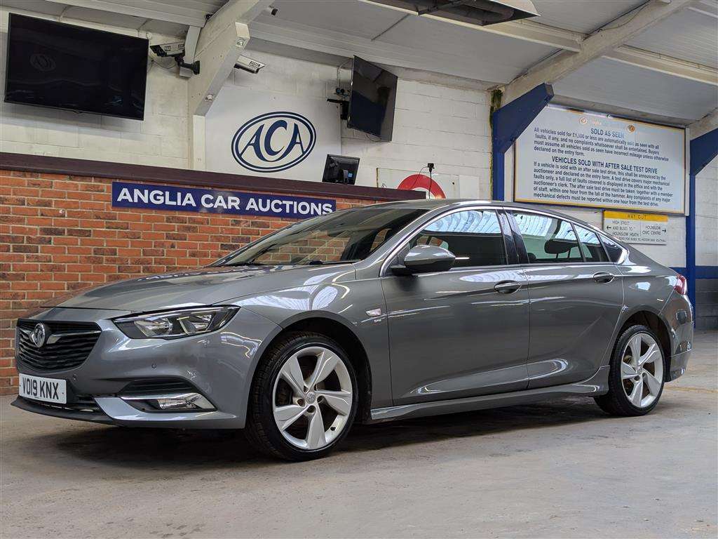<p>2019 VAUXHALL INSIGNIA SRI VX-LINE NAV</p>