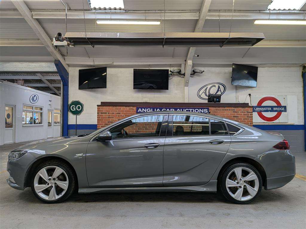 <p>2019 VAUXHALL INSIGNIA SRI VX-LINE NAV</p>