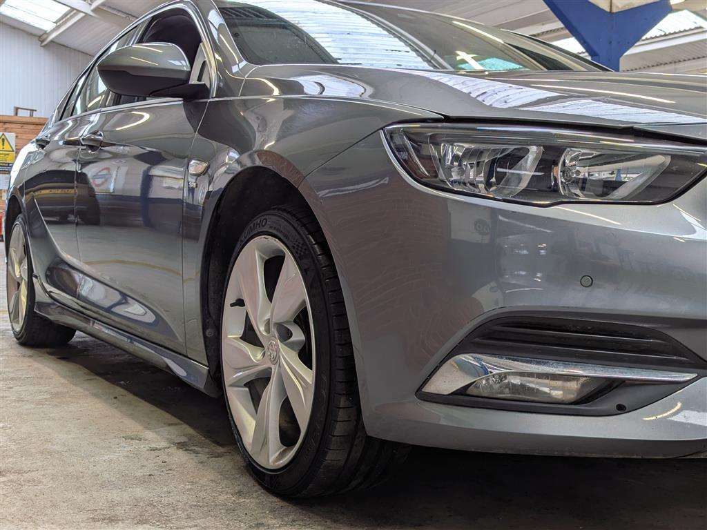 <p>2019 VAUXHALL INSIGNIA SRI VX-LINE NAV</p>