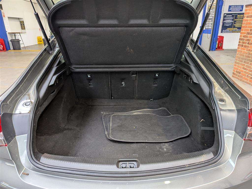 <p>2019 VAUXHALL INSIGNIA SRI VX-LINE NAV</p>