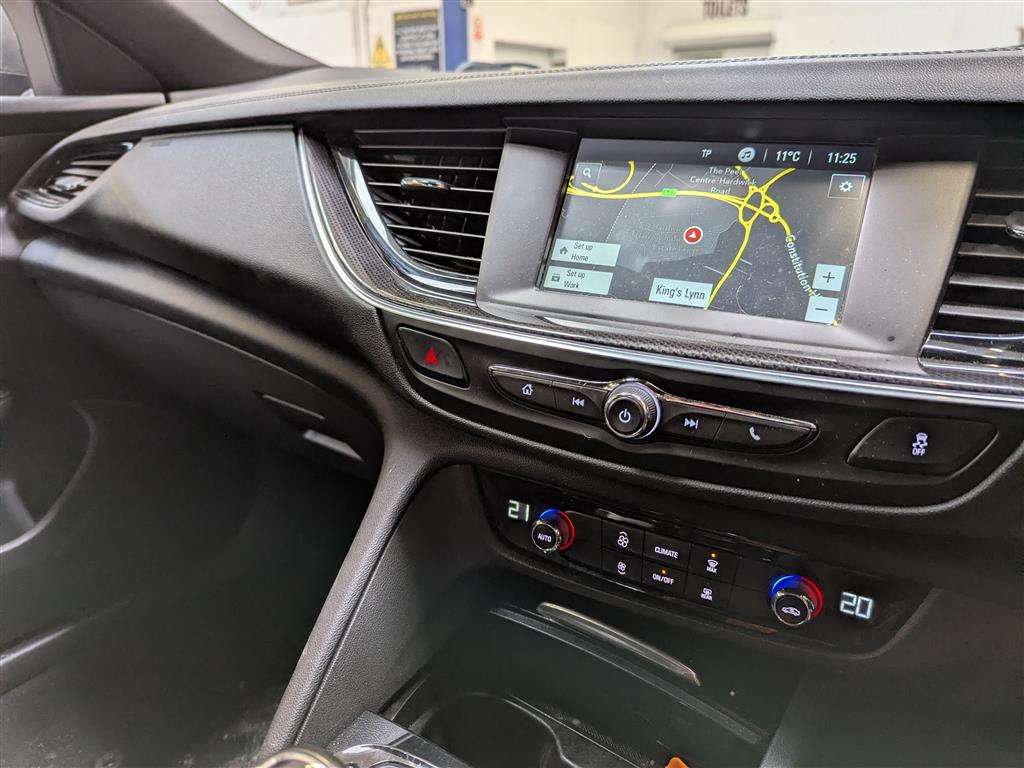 <p>2019 VAUXHALL INSIGNIA SRI VX-LINE NAV</p>