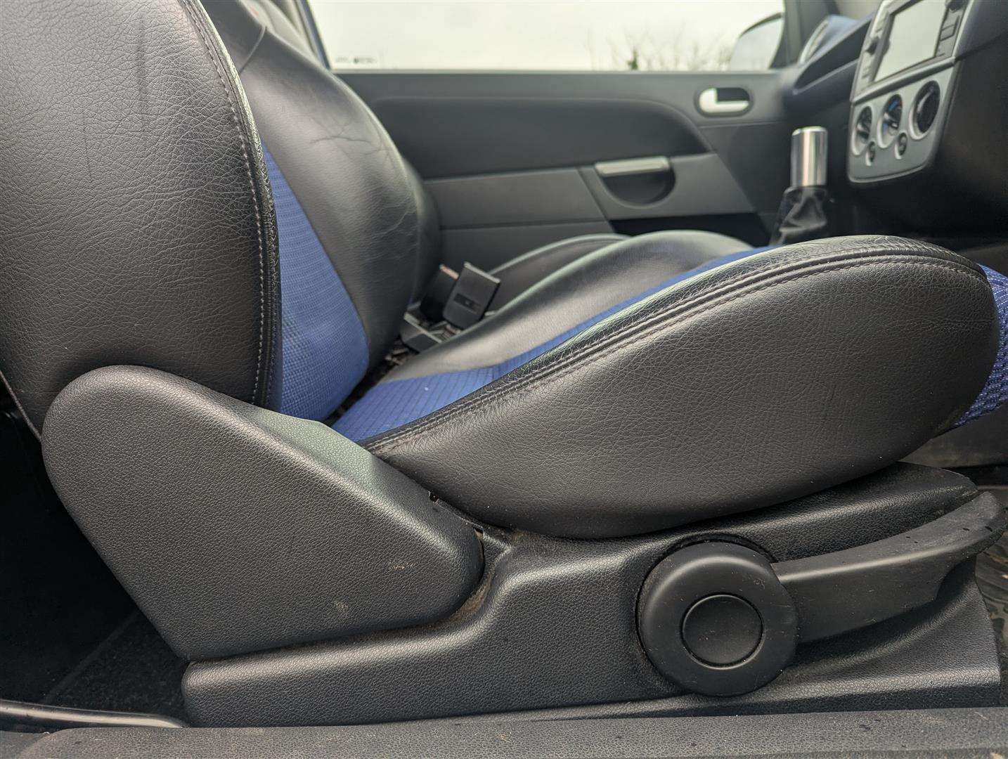 <p>2007 FORD FIESTA ST</p>