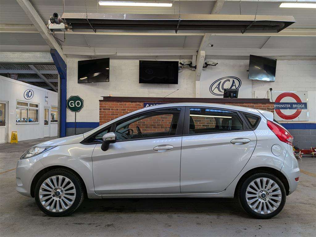 <p>2011 FORD FIESTA EDGE</p>